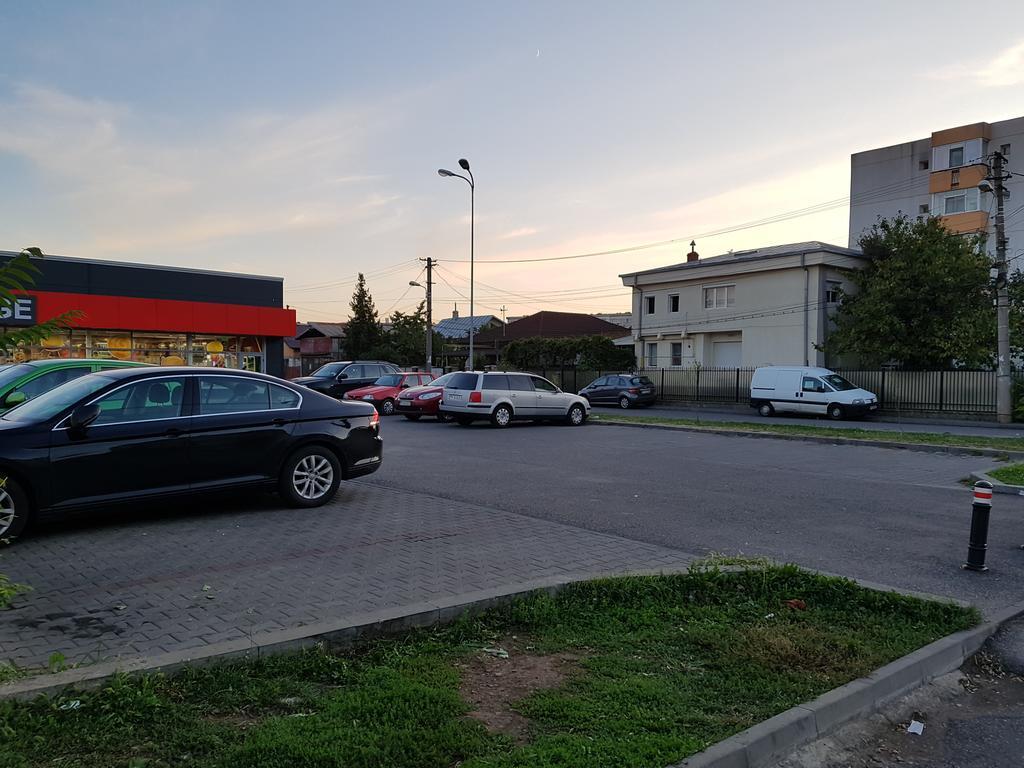 Woodstone Apartment Ploieşti Esterno foto
