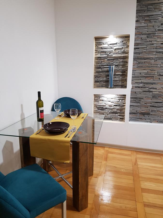 Woodstone Apartment Ploieşti Esterno foto