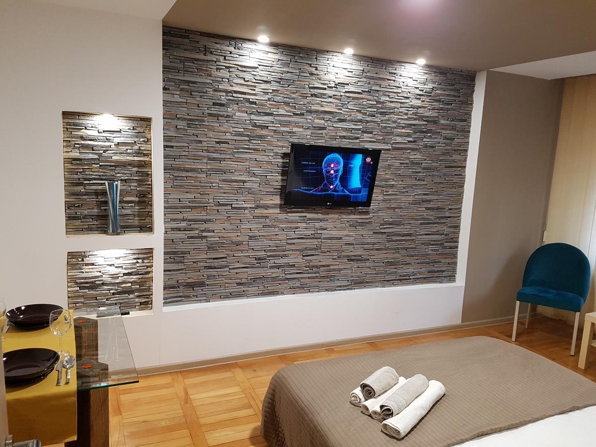 Woodstone Apartment Ploieşti Esterno foto