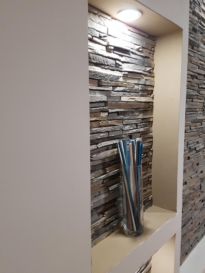 Woodstone Apartment Ploieşti Esterno foto