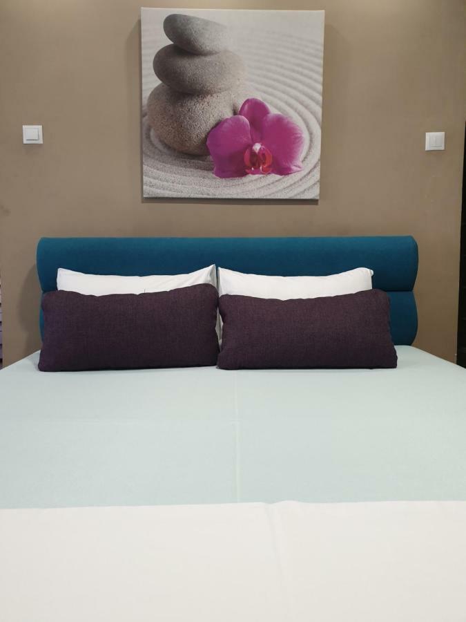 Woodstone Apartment Ploieşti Esterno foto